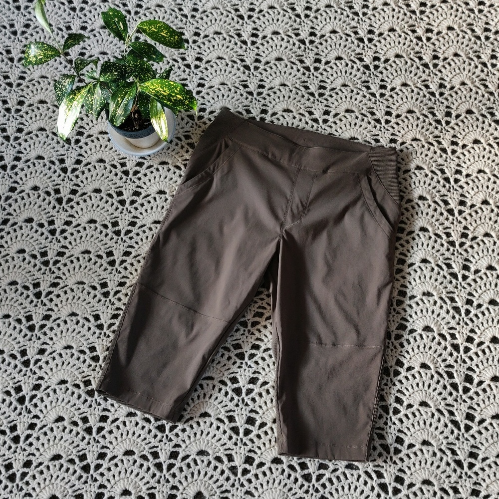 REI Drawstring Capris - Size Small